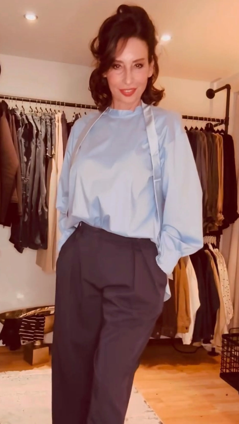 Modernes Hemd/Bluse in Hellblau / Weiß / Dunkelblau – elegant & bequem - Gioya