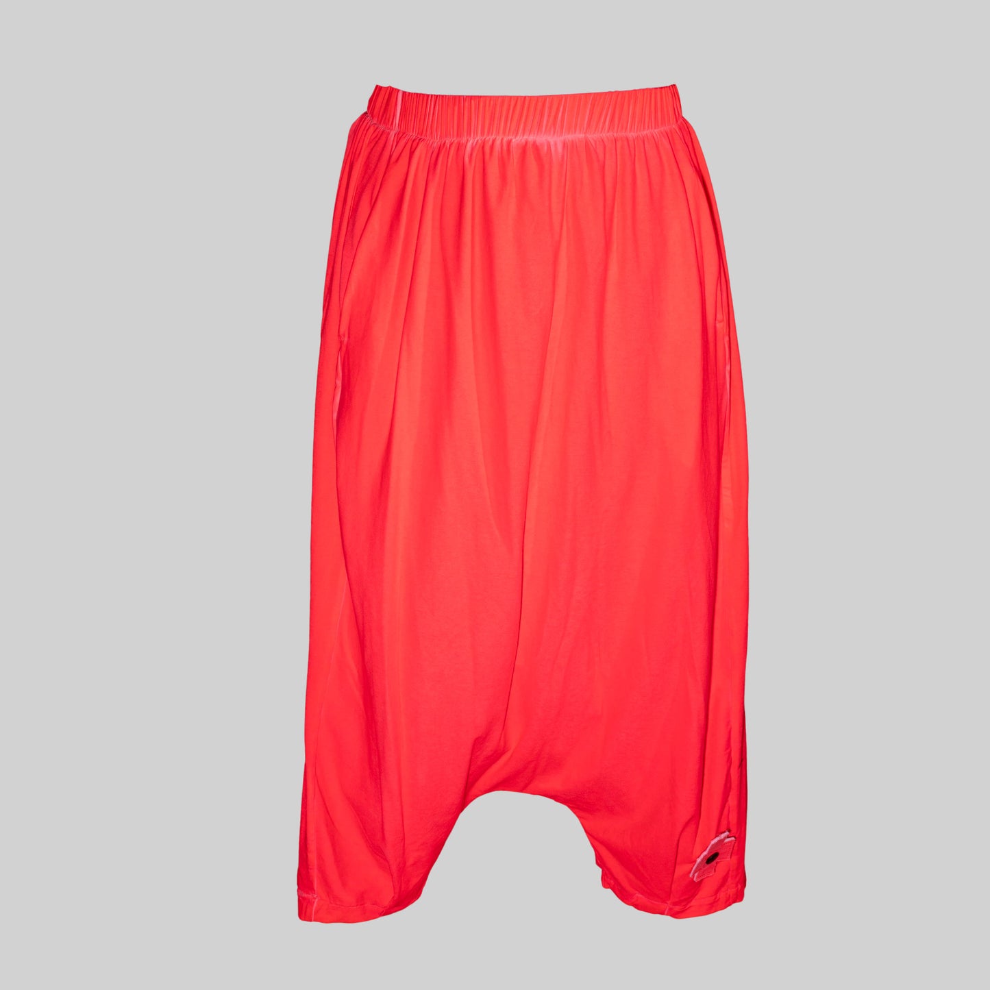 Baggy Pant mit tiefem Schritt – Schwarze Ballonhose mit elastischem Bund - PLÜ