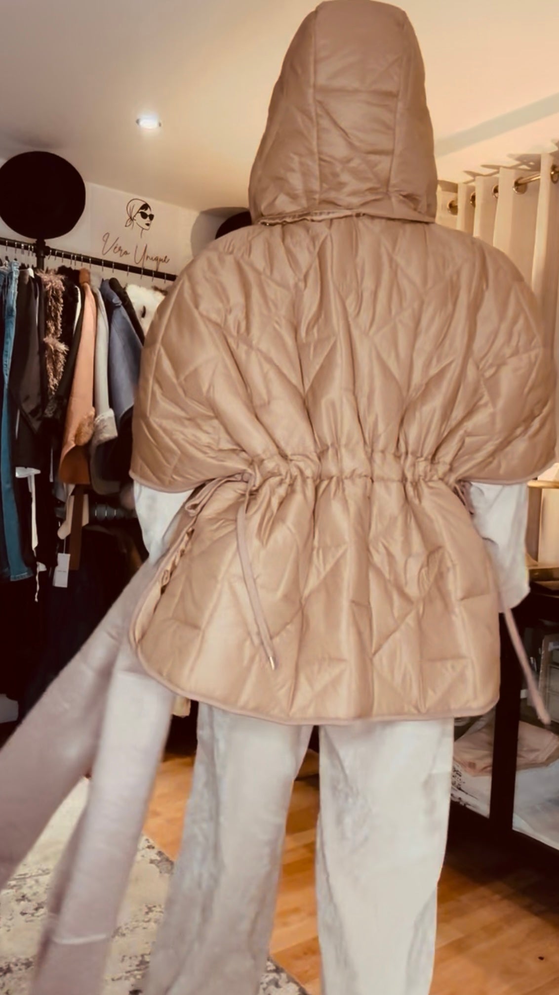 Moderne Weste in Beige, Grün & Schwarz - Jacken