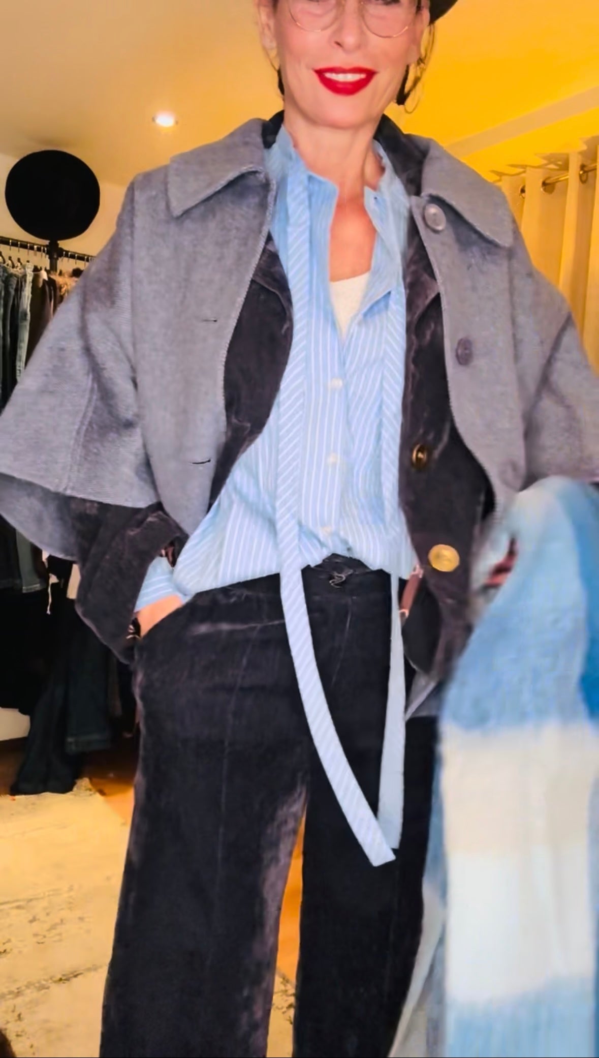 Eleganter Blazer in Beige, Blau & Schwarz - Gioya