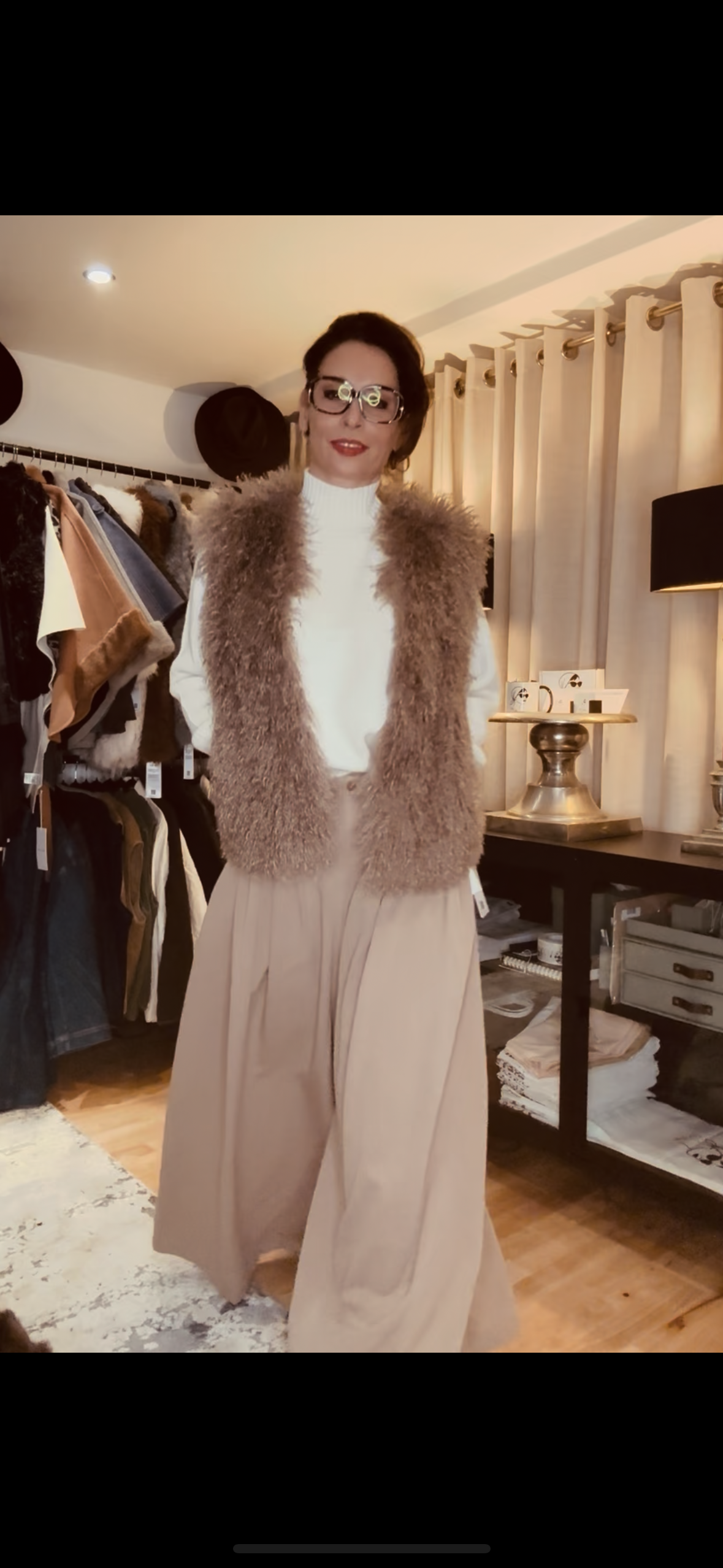 Modische Faux-Weste in Schwarz & Taupe - Jacken - Gr. 34-38 - Alex Max