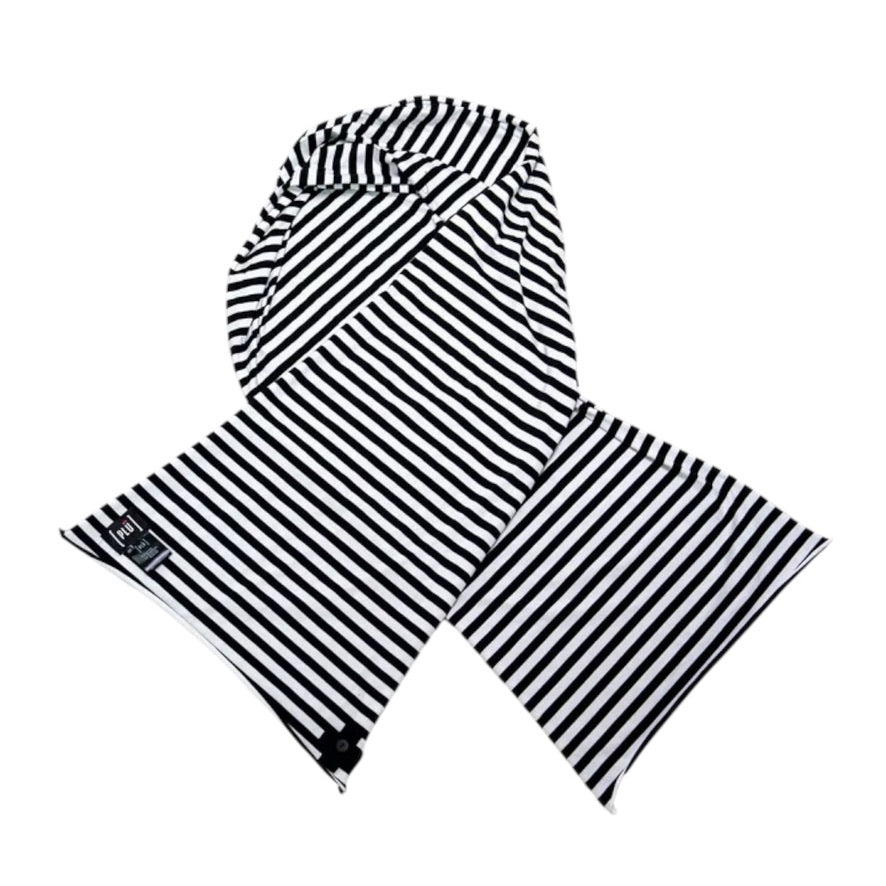 Schwarz-weiß gestreifter Schal – leichtes Accessoire mit Streifenmuster - PLÜ