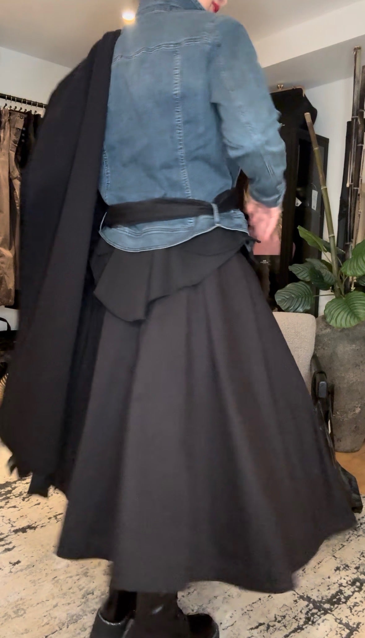 Upside-Down Denim Jacket mit Tüll – Der mutige Twist für dein Fashion-Statement - PLÜ