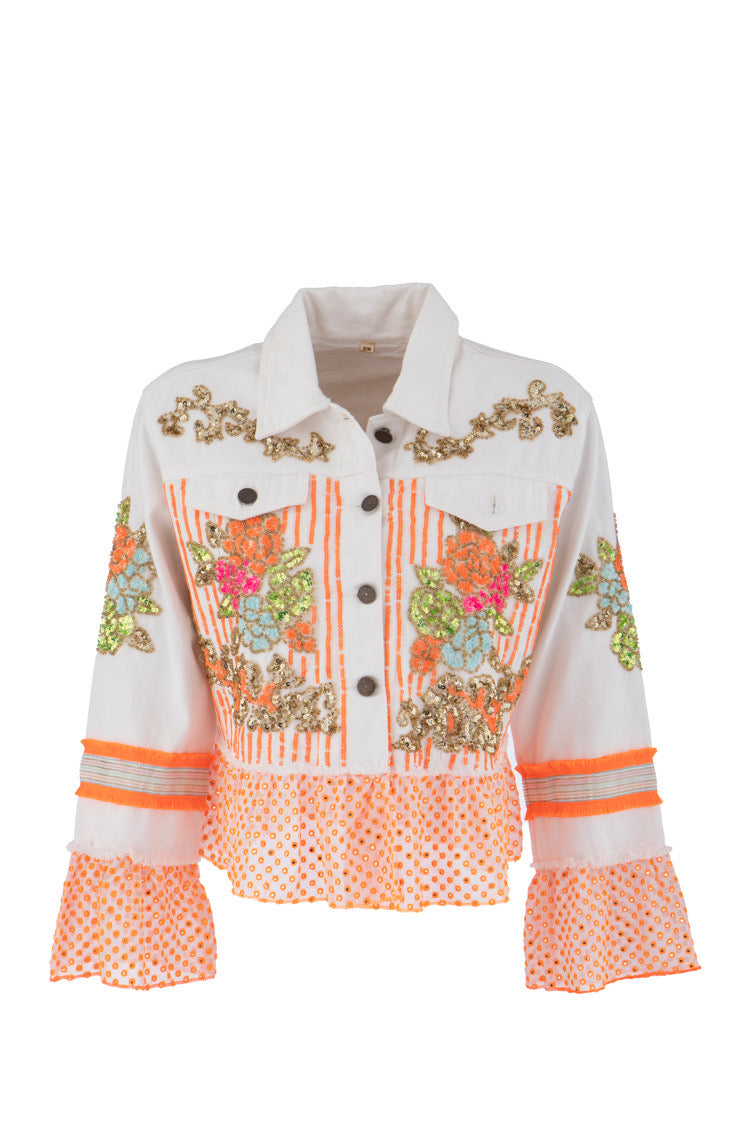 Weiße Jacke mit floraler Paillettenstickerei und neonorangen Details – Boho Chic Statement Jacke