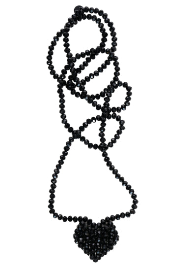 Lange schwarze Perlenkette mit markantem Herzanhänger. Eyecatcher für lässige, romantische oder avantgardistische Looks - PLÜ